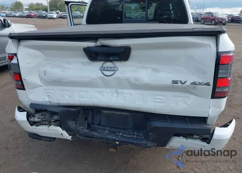 2022 Nissan Frontier Sv 4X4 z USA, uszkodzony, nr VIN 1N6ED1EK1NN662803